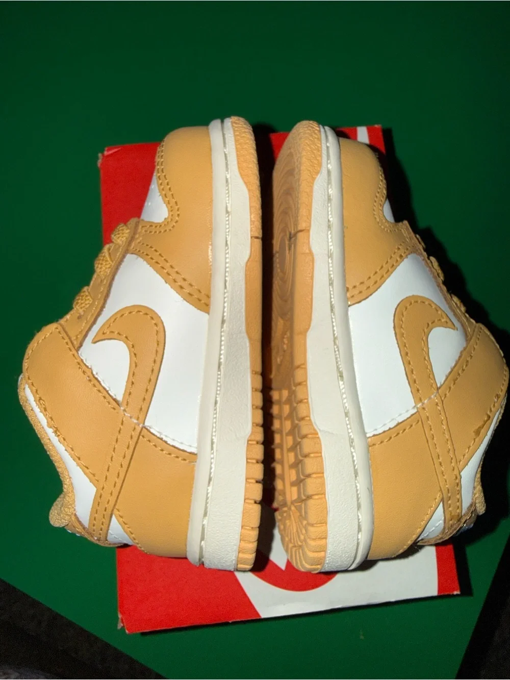 Nike dunks honeycomb 5c